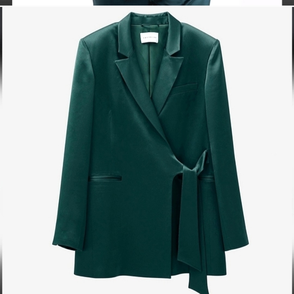 Lattelier Silky Blazer
